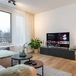 Shiny Homes - Center With Parking Place