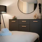 Shiny Homes - Center With Parking Place דירה *