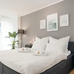 Shiny Homes - Center With Parking Place