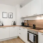 Shiny Homes - Center With Parking Place