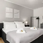 Shiny Homes - Center With Parking Place *