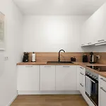 Shiny Homes - Center With Parking Place