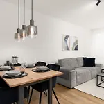 Shiny Homes - Center With Parking Place דירה *