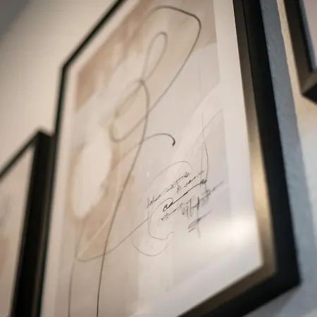 Shiny Homes - Center With Parking Place 아파트 귀터슬로