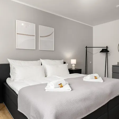 Shiny Homes - Center With Parking Place *