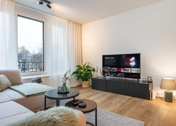 Shiny Homes - Center With Parking Place