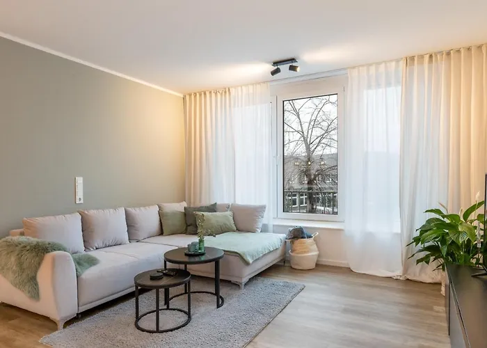 Shiny Homes - Center With Parking Place