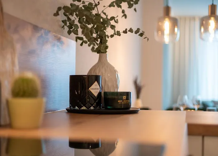 Shiny Homes - Center With Parking Place