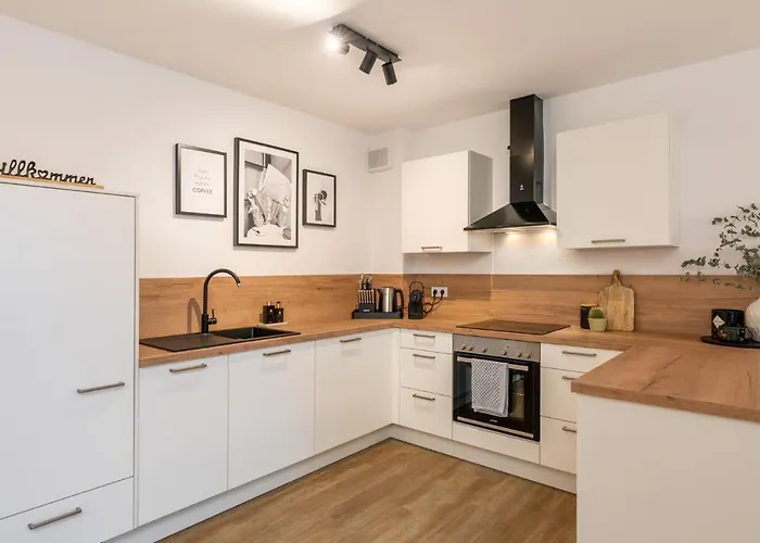 Shiny Homes - Center With Parking Place *