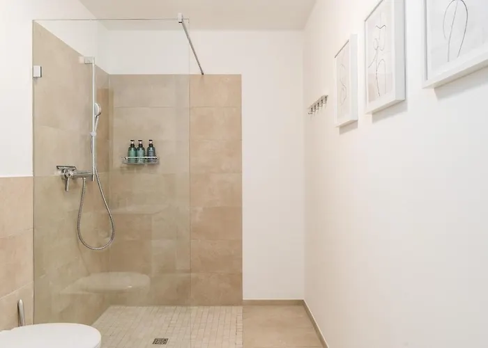 Shiny Homes - Center With Parking Place 公寓 居特斯洛