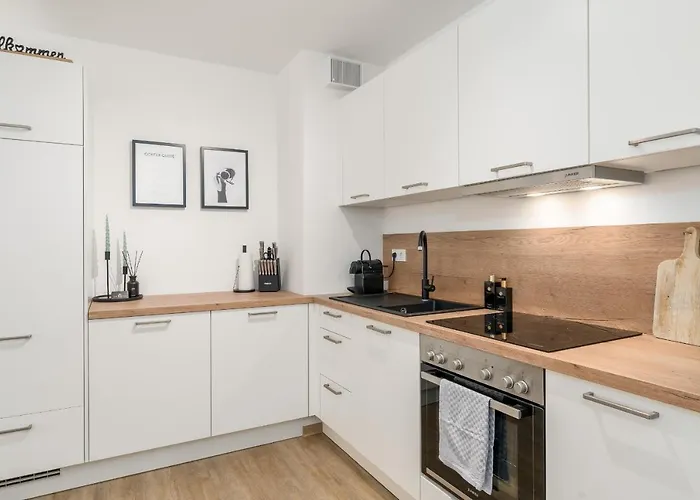 Shiny Homes - Center With Parking Place