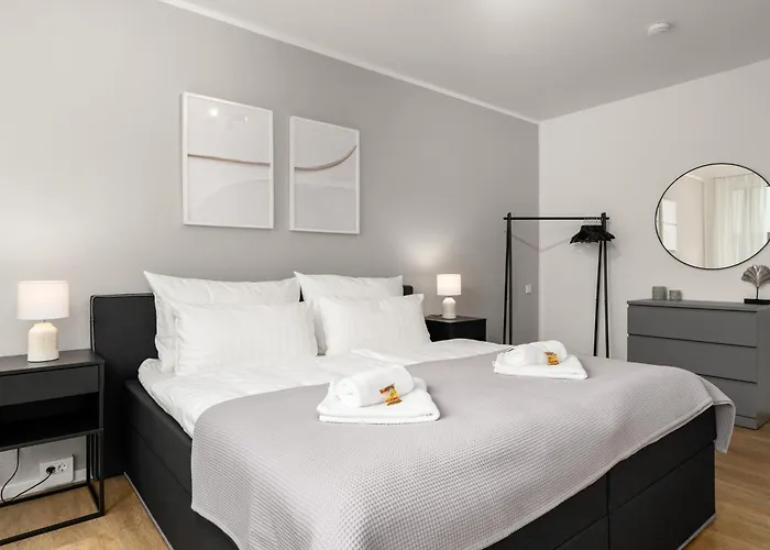 Shiny Homes - Center With Parking Place *